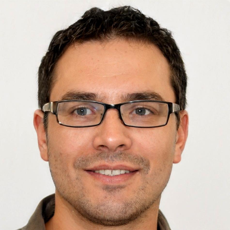 Andrés Villarreal instructor financiero